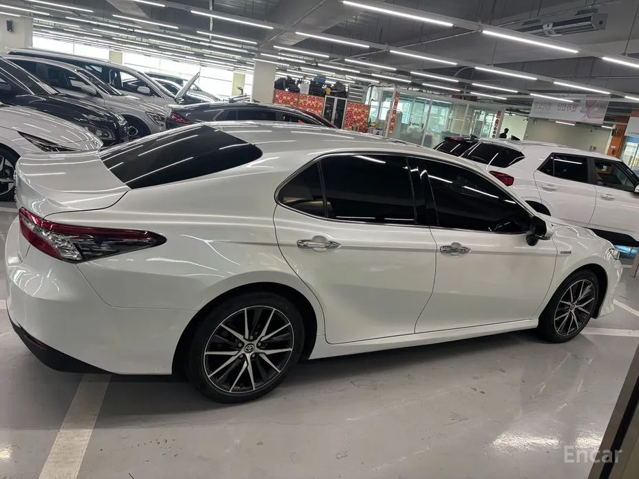 Toyota Camry 2017 2.5 XLE Hybrid