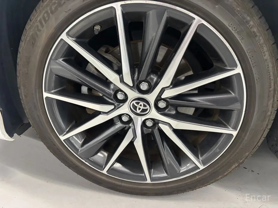 Toyota Camry 2017 2.5 XLE Hybrid