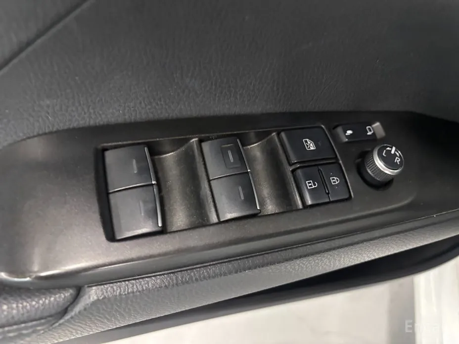 Toyota Camry 2017 2.5 XLE Hybrid