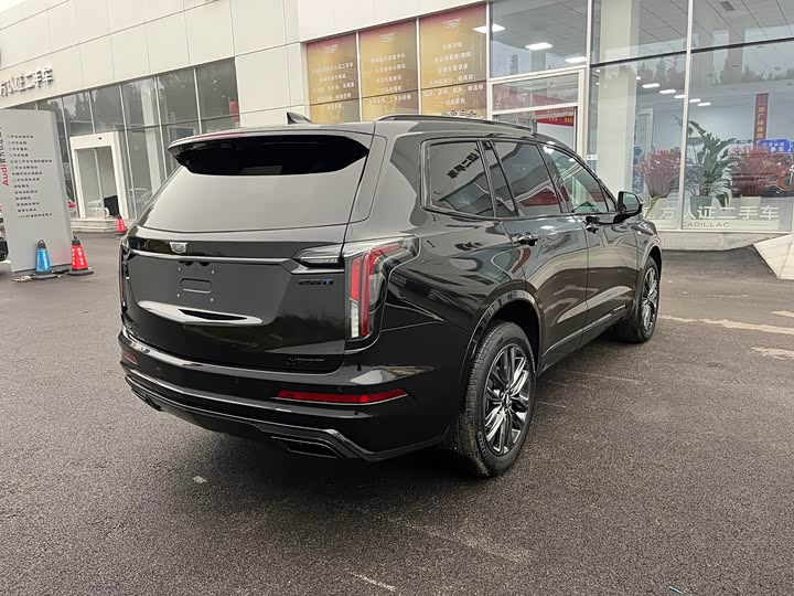 Cadillac XT6 2025 2025款 2.0T 六座四驱尊贵行政黑标版