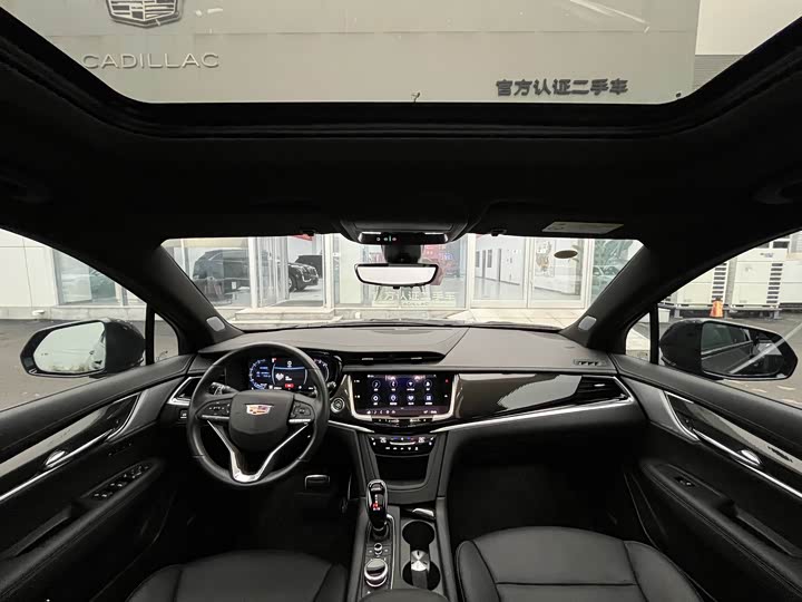 Cadillac XT6 2025 2025款 2.0T 六座四驱尊贵行政黑标版