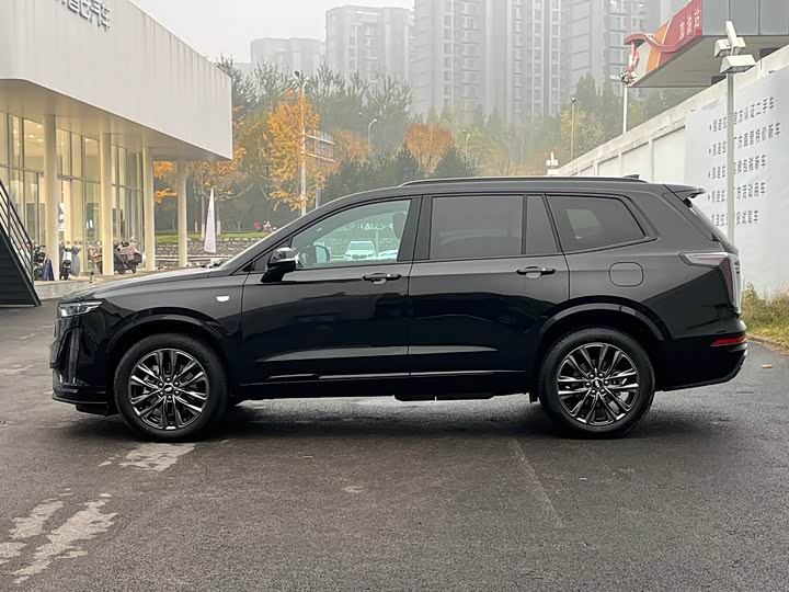 Cadillac XT6 2025 2025款 2.0T 六座四驱尊贵行政黑标版