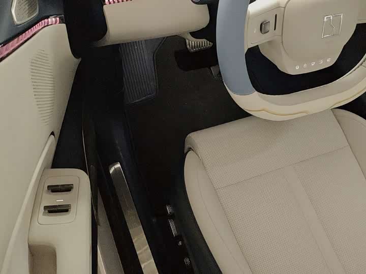 Zeekr 007 2025 2025款 后驱智驾版 75kWh