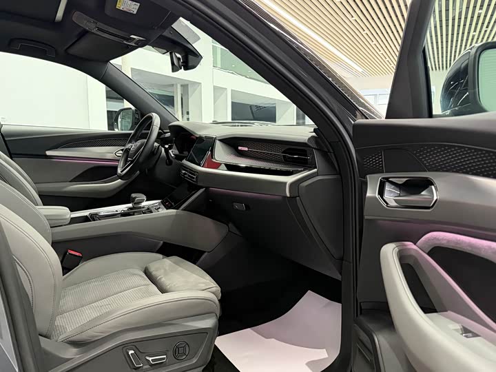 Audi Q6 2023 2023款 45 TFSI quattro 齐云型 飞骑套装