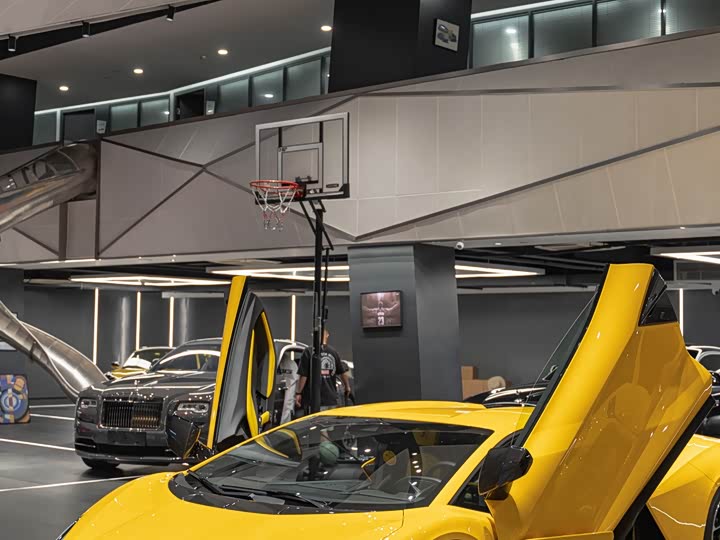 Lamborghini Revuelto 2023 2023款 6.5L PHEV标准版