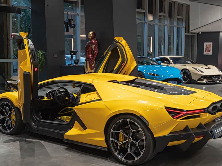 Lamborghini Revuelto 2023 2023款 6.5L PHEV标准版