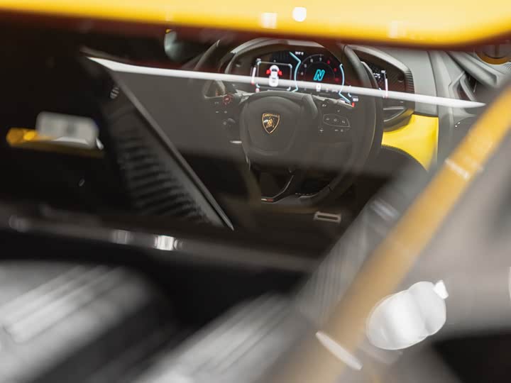 Lamborghini Revuelto 2023 2023款 6.5L PHEV标准版