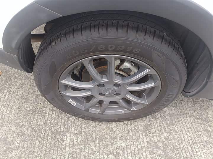 Geely Vision X3 2021 2021款 PRO 1.5L CVT尊贵型