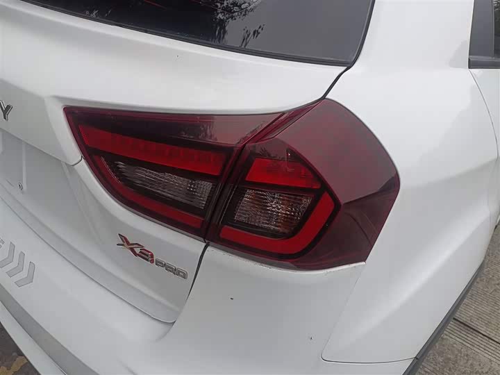 Geely Vision X3 2021 2021款 PRO 1.5L CVT尊贵型