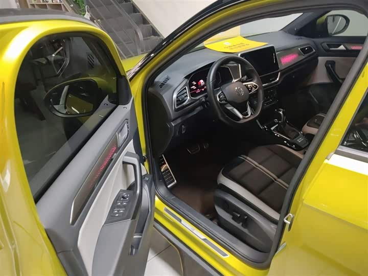 Volkswagen T-Roc 2023 2023款 300TSI DSG两驱星光版