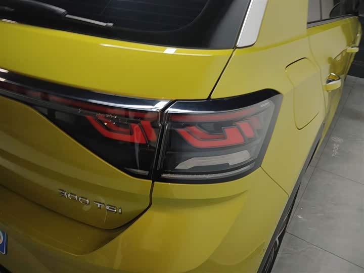 Volkswagen T-Roc 2023 2023款 300TSI DSG两驱星光版