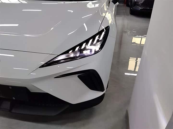 MG Motor 4 EV 2023 2023款 415km 出海冠军版