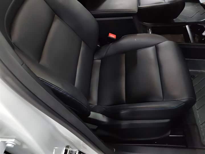 MG Motor 4 EV 2023 2023款 415km 出海冠军版