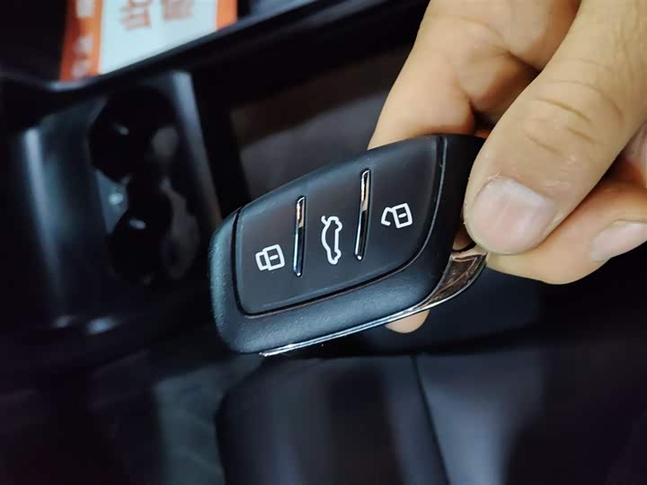 MG Motor 4 EV 2023 2023款 415km 出海冠军版