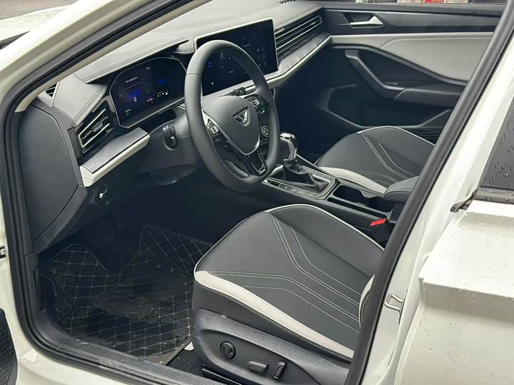 Jetta VA7 2025 2025款 1.4T 先到先得版