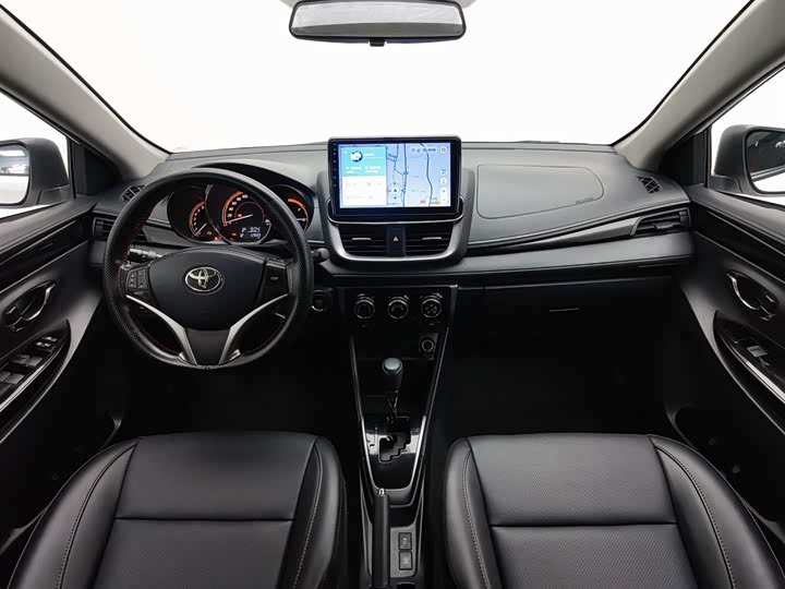 2022 Toyota Yaris L Hatchback