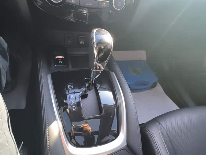 Nissan X-Trail 2023 2023款 经典 2.0L 两驱智联臻享版