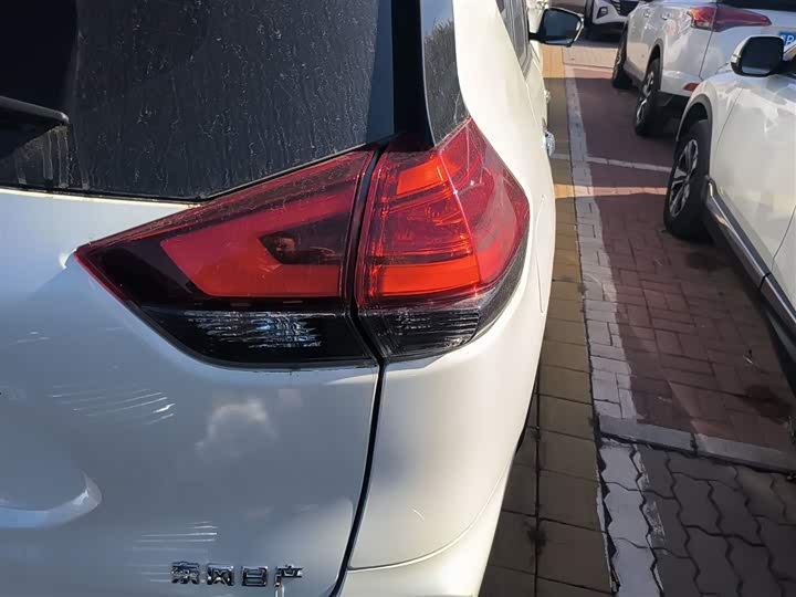 Nissan X-Trail 2023 2023款 经典 2.0L 两驱智联臻享版