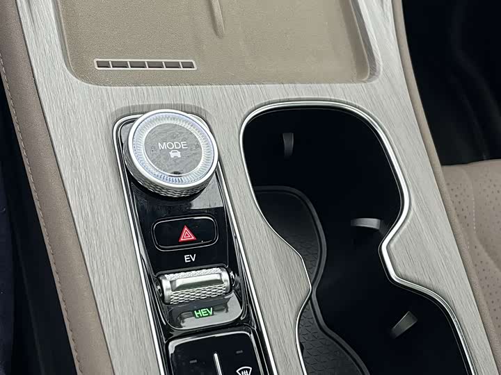 Chery Tiggo 8 Plus C-DM 2025 2025款 1.5T 116km 尊贵型 5座