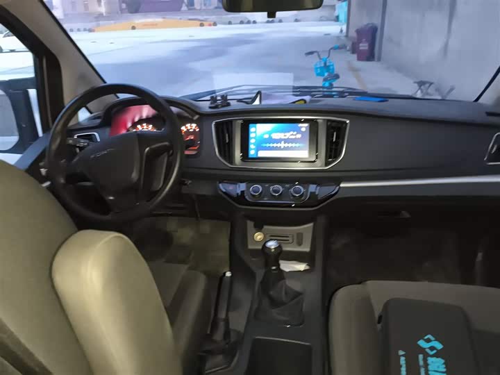 Dongfeng Forthing Lingzhi M5 2023 2023款 M5L 1.6L 舒适型 9座