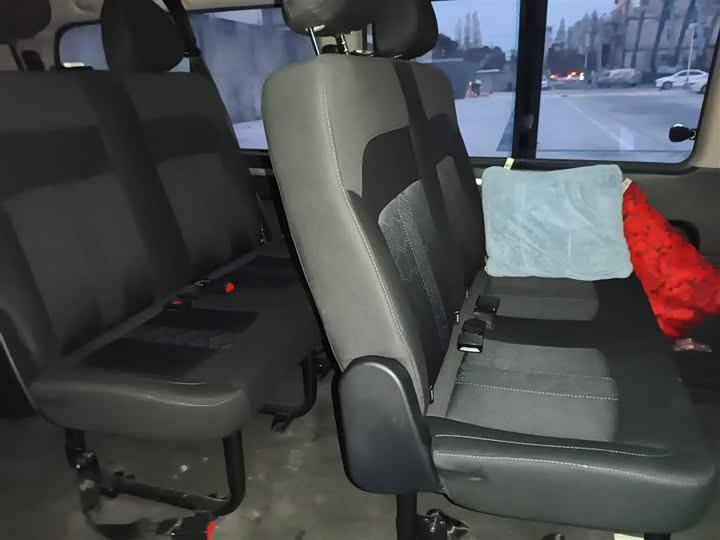 Dongfeng Forthing Lingzhi M5 2023 2023款 M5L 1.6L 舒适型 9座