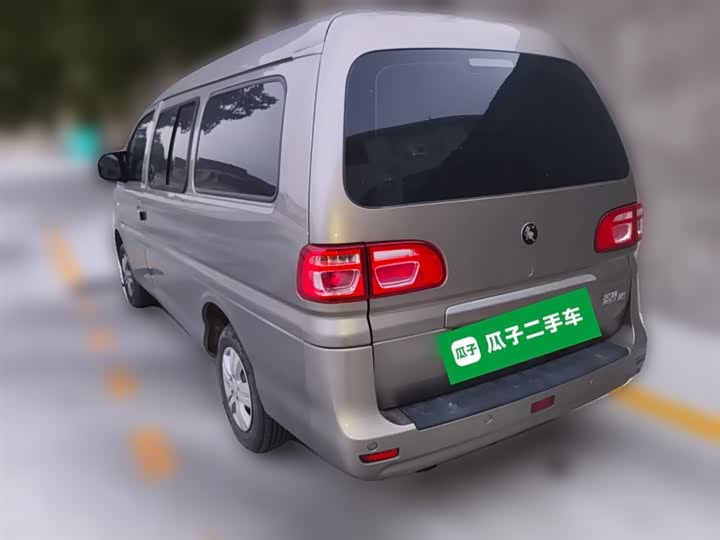 Dongfeng Forthing Lingzhi M5 2023 2023款 M5L 1.6L 舒适型 9座
