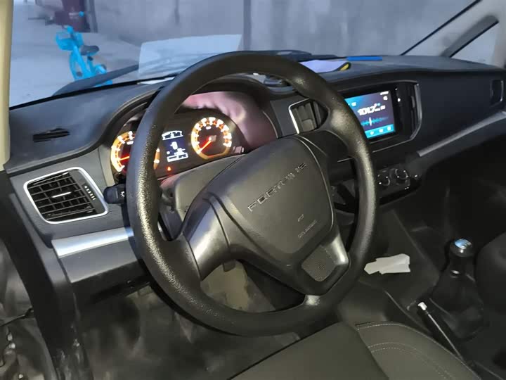 Dongfeng Forthing Lingzhi M5 2023 2023款 M5L 1.6L 舒适型 9座