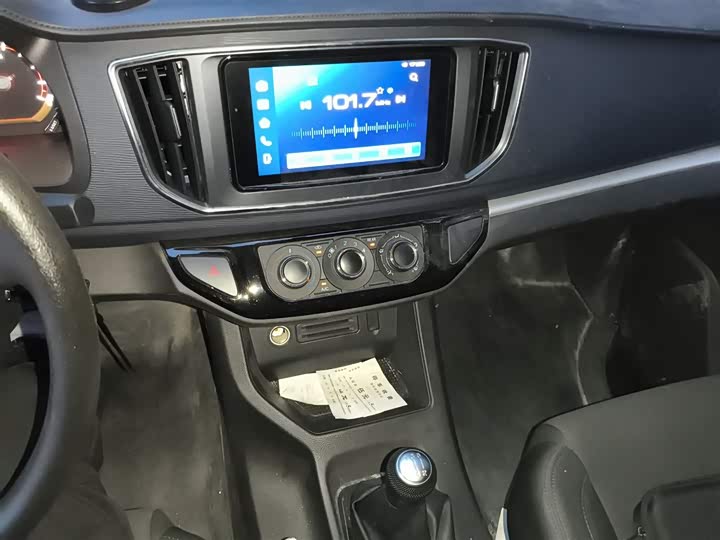 Dongfeng Forthing Lingzhi M5 2023 2023款 M5L 1.6L 舒适型 9座