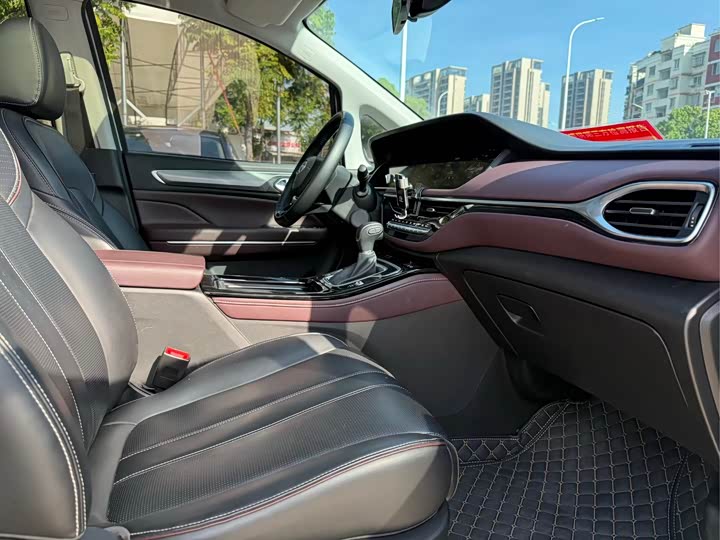 GAC Trumpchi M6 2023 2023款 PRO 270T DCT尊享版