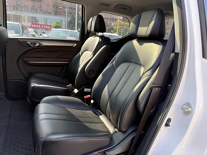 GAC Trumpchi M6 2023 2023款 PRO 270T DCT尊享版