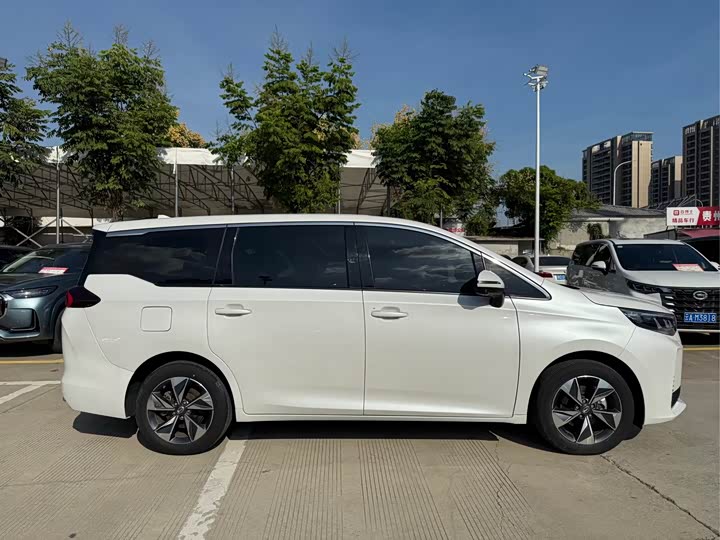 GAC Trumpchi M6 2023 2023款 PRO 270T DCT尊享版