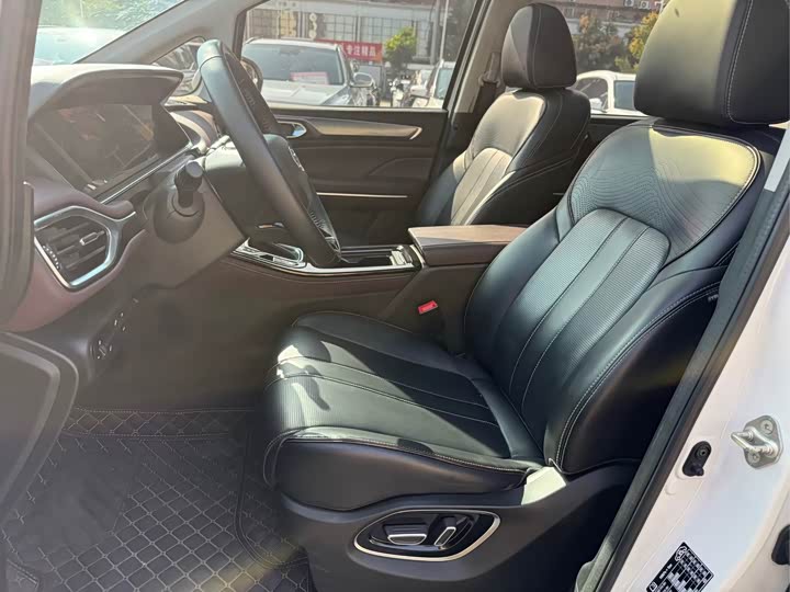 GAC Trumpchi M6 2023 2023款 PRO 270T DCT尊享版