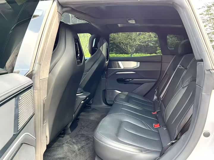 HiPhi Y 2023 2023款 560km 先锋版