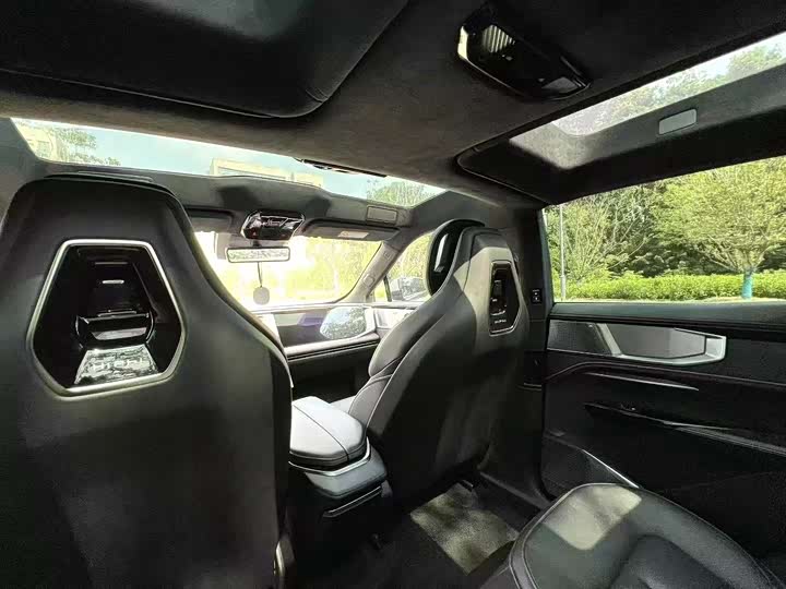 HiPhi Y 2023 2023款 560km 先锋版