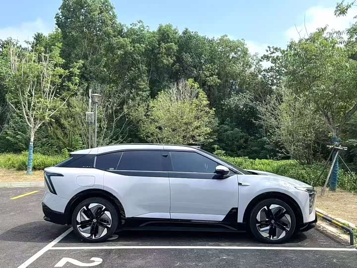 HiPhi Y 2023 2023款 560km 先锋版