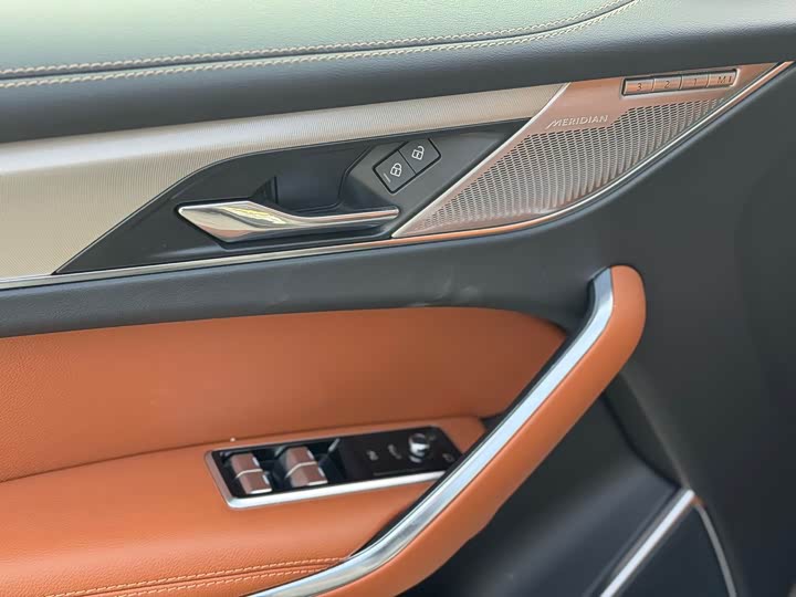 Jaguar F-Pace 2025 2025款 P250 R-Dynamic SE