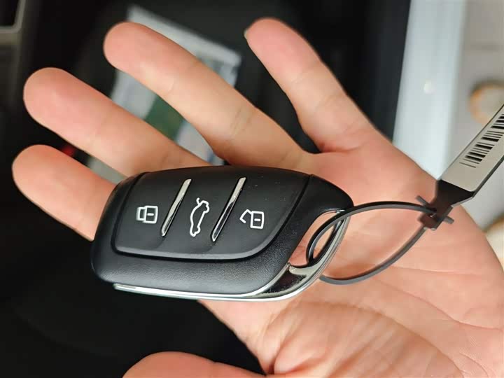 Roewe RX5 2023 2023款 PLUS 330TGI 自动领潮智惠版