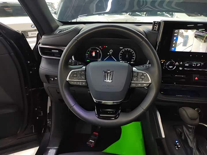 Toyota Crown Kluger 2024 2024款 2.5L HEV四驱豪华版