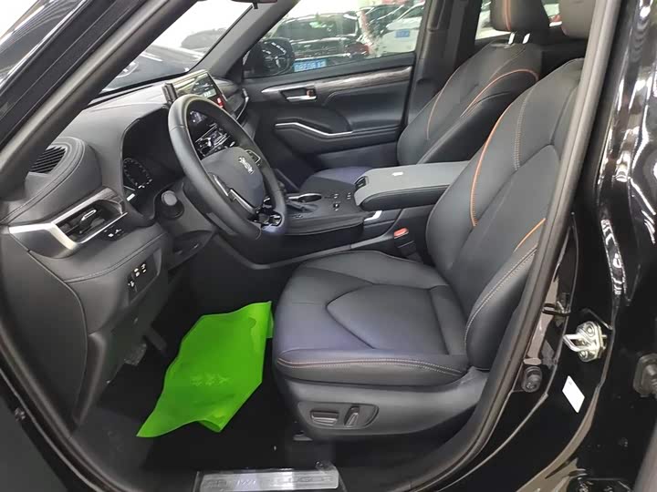 Toyota Crown Kluger 2024 2024款 2.5L HEV四驱豪华版