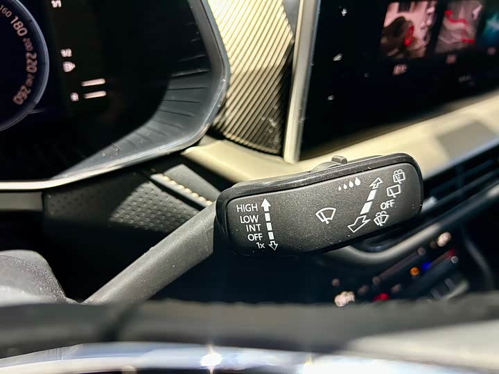 Skoda Kodiaq 2022 2022款 TSI330 7座两驱奢享版