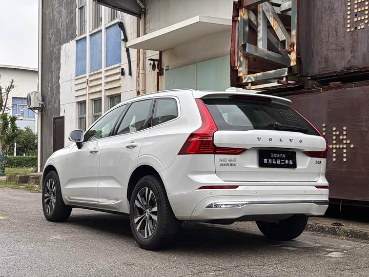 Volvo XC60 2025 2025款 B5 四驱智逸豪华版