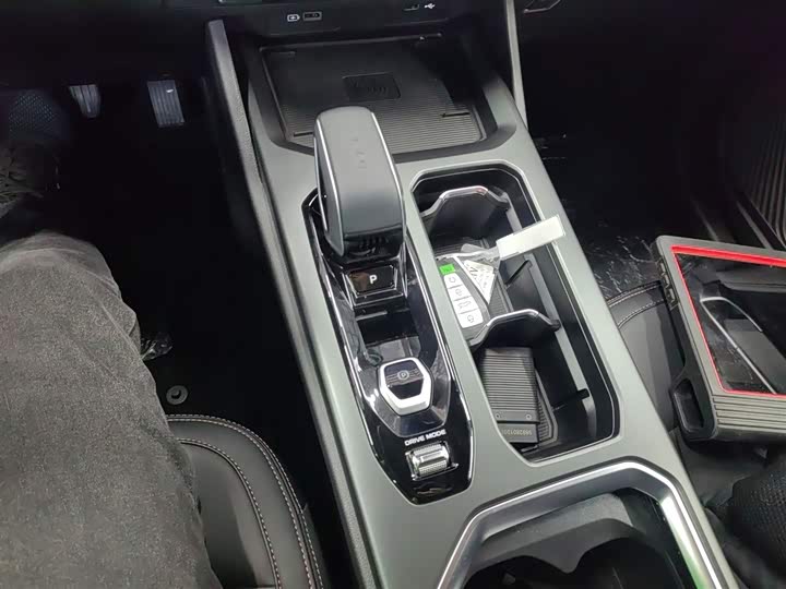 Geely Okavango L 2025 2025款 2.0T DCT尊享款