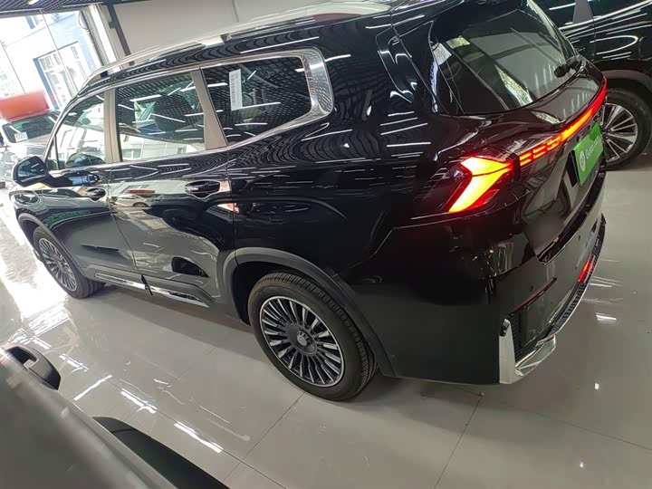 2025 Geely Okavango L