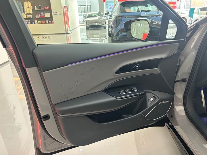 Hongqi EH7 2025 2025款 600 智选版