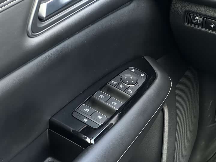 Nissan Pathfinder 2024 2024款 380VC-TURBO 四驱智驾版 6座