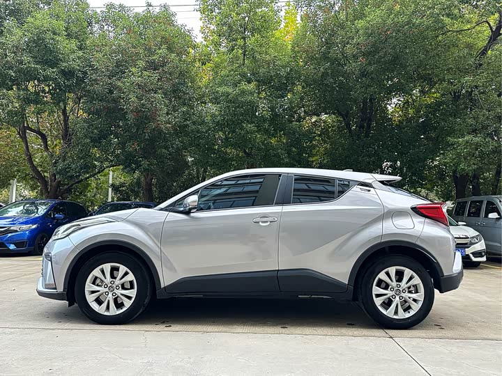 Toyota Izoa 2022 2022款 2.0L 奕享CARE版