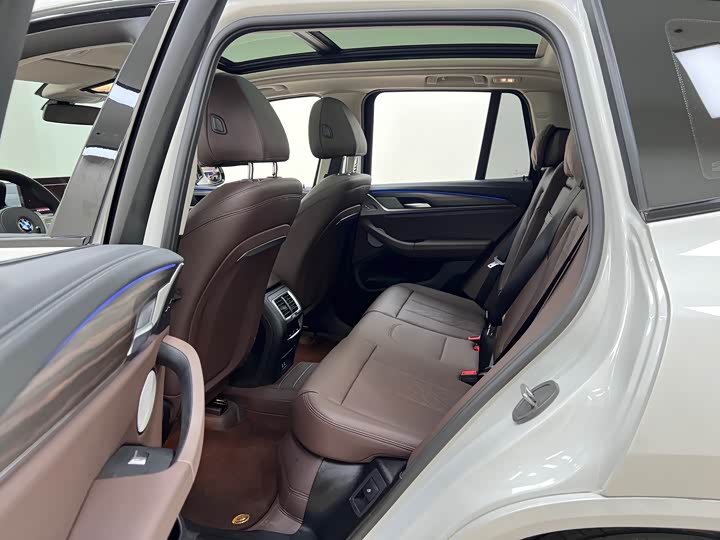 BMW X3 2023 2023款 改款 xDrive30i 领先型 M曜夜套装