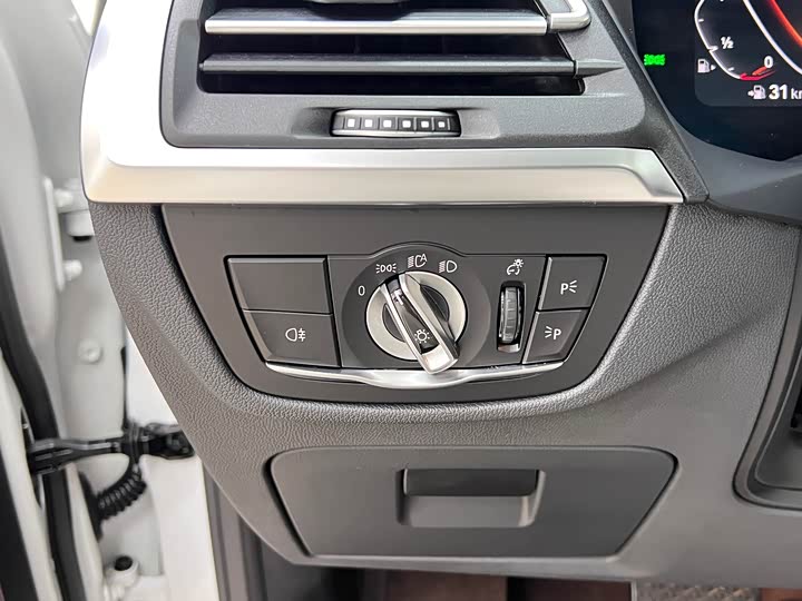 BMW X3 2023 2023款 改款 xDrive30i 领先型 M曜夜套装