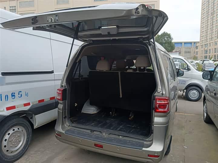 Dongfeng Forthing Lingzhi M5 2023 2023款 M5L 1.6L 基本型 7座