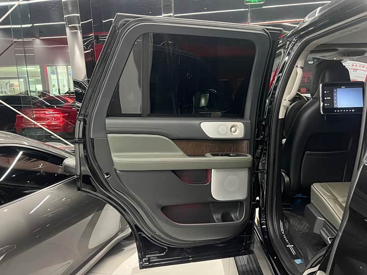 Lincoln Navigator 2022 2022款 3.5T 总统版